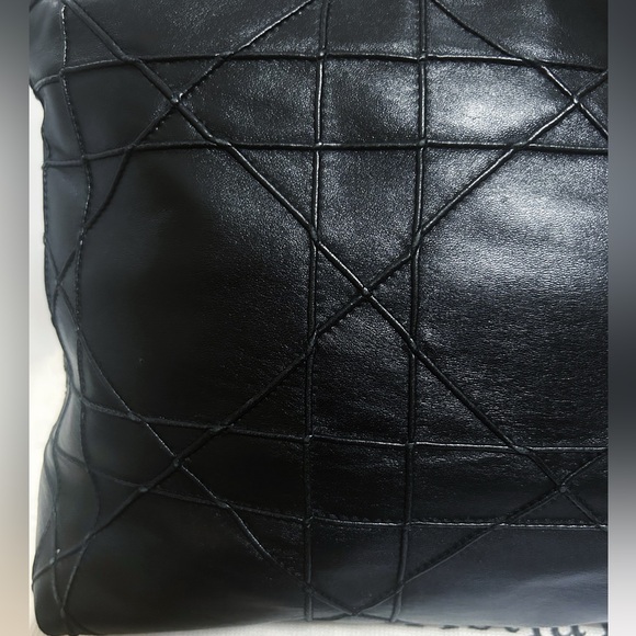 Authentic Dior Gorgeous Black Medium Leather Cannage Granville Bag - Picture 8 of 16